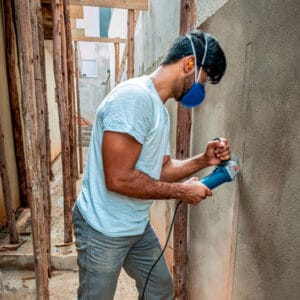 Bosch GWS 850 Miniesmeriladora - Potencia confiable para cortes exigentes - Imagen 2